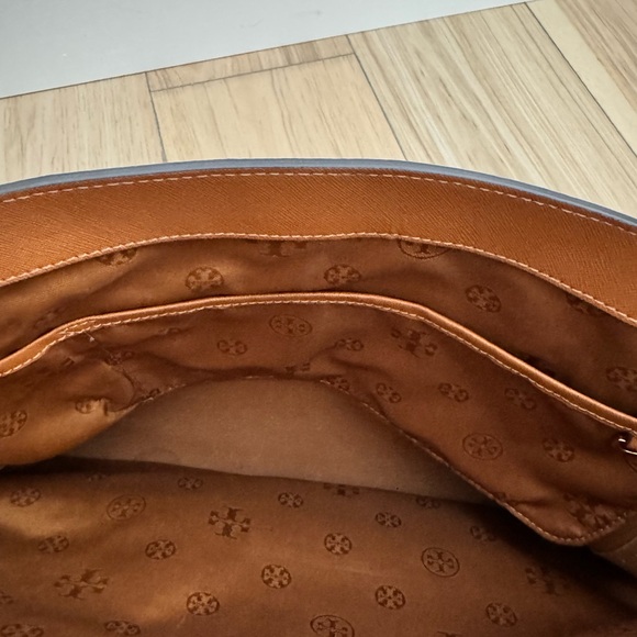 Tory Burch large Emerson Tote - Picture 7 of 9